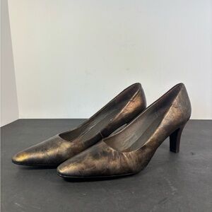 David Tate bronze metallic leather pumps Sz 8.5 mid heel classic